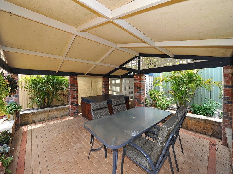 9 Coastal Retreat, Wannanup WA 6210