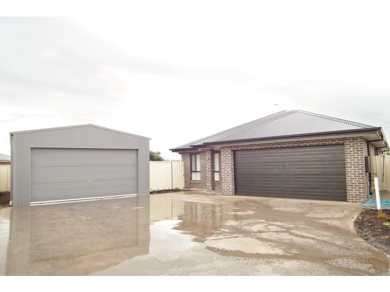 33B Franco Drive, Griffith NSW 2680