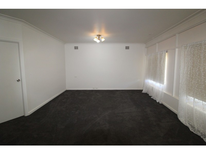 12 Kidman Way, Hanwood NSW 2680