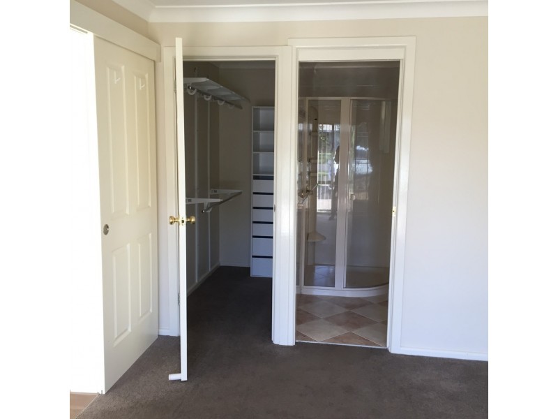 6 School Street, Griffith NSW 2680