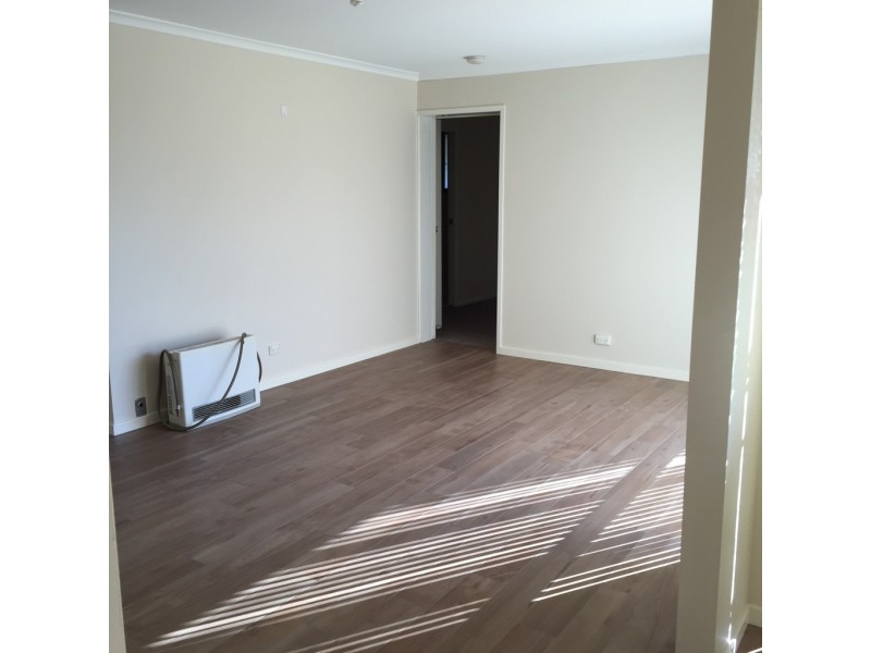 6 School Street, Griffith NSW 2680