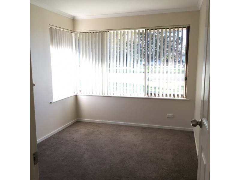 6 School Street, Griffith NSW 2680