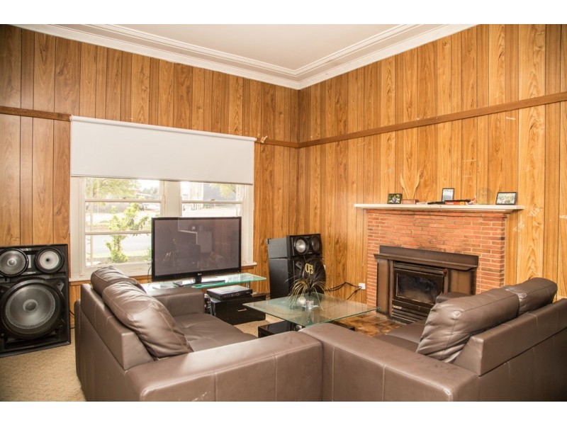 60 Benerembah Street, Griffith NSW 2680