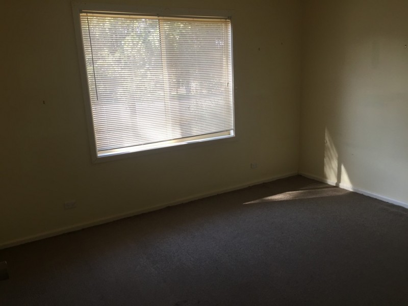 24 Napier Street, Goolgowi NSW 2652