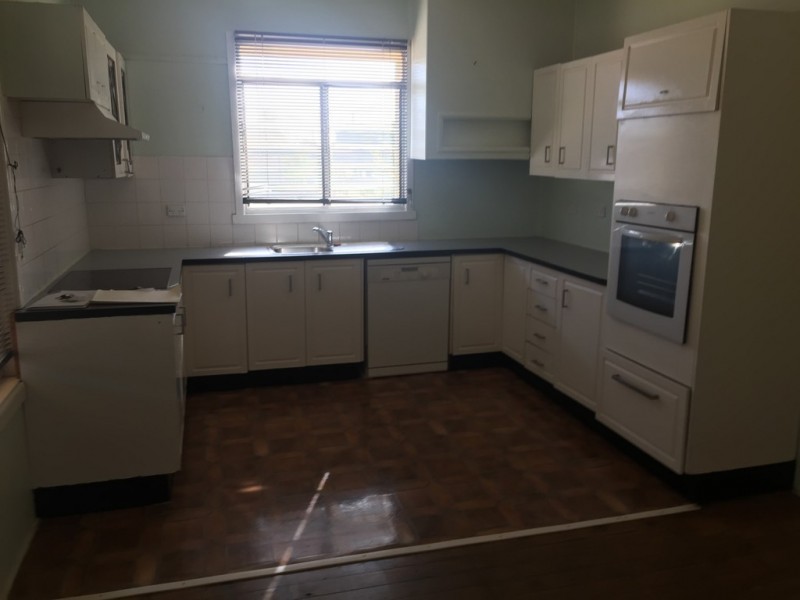 24 Napier Street, Goolgowi NSW 2652