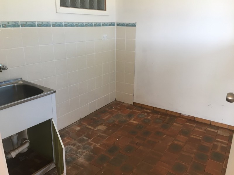 24 Napier Street, Goolgowi NSW 2652