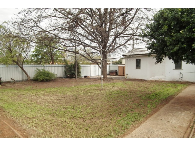 24 Marcus Street, Griffith NSW 2680