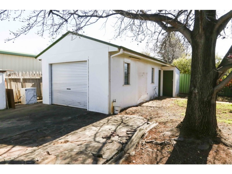 24 Marcus Street, Griffith NSW 2680