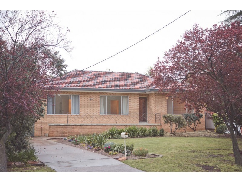 32 Langley Crescent, Griffith NSW 2680