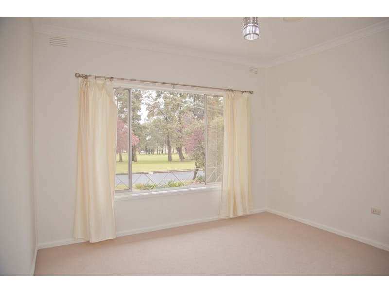 32 Langley Crescent, Griffith NSW 2680