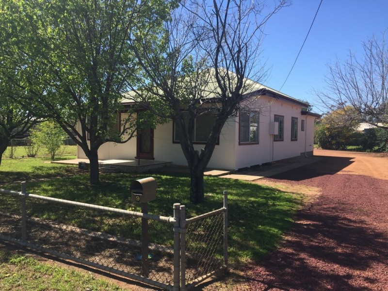 9 Gorton Street, Yoogali NSW 2680