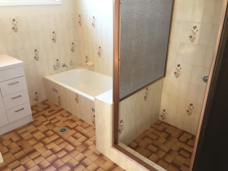 9 Gorton Street, Yoogali NSW 2680