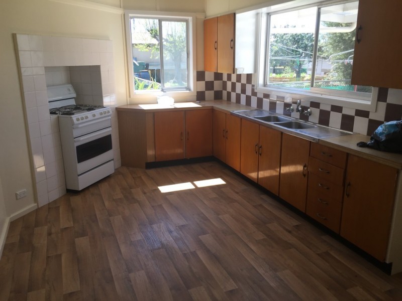 9 Gorton Street, Yoogali NSW 2680