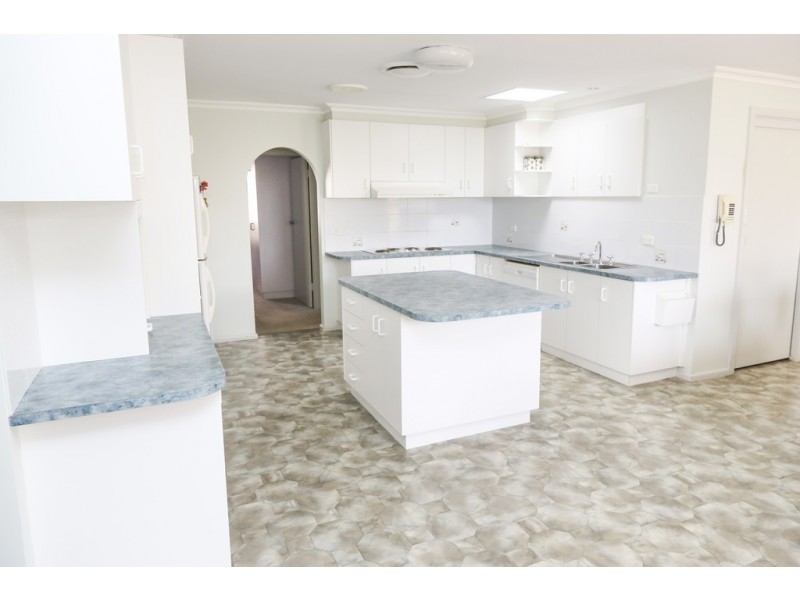 86 Ross Crescent, Griffith NSW 2680