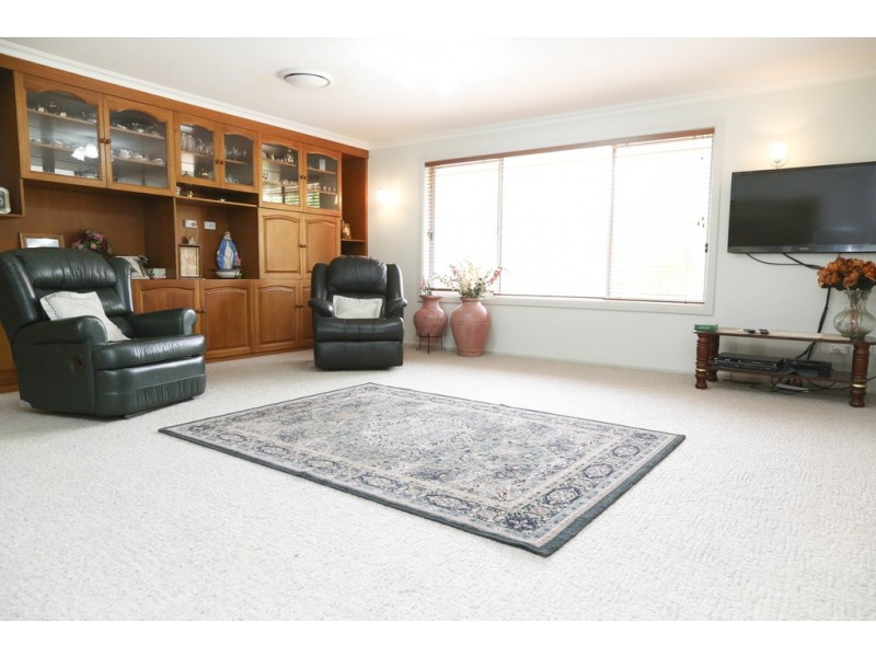 86 Ross Crescent, Griffith NSW 2680