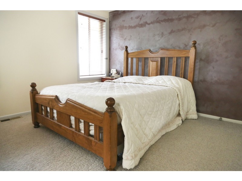 86 Ross Crescent, Griffith NSW 2680