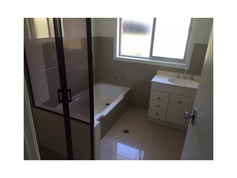 32 Langley Crescent, Griffith NSW 2680