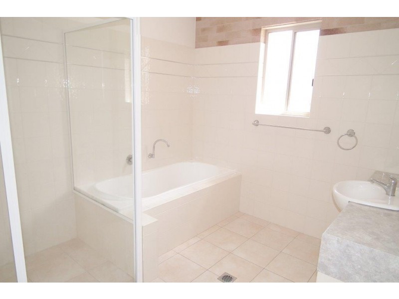 Unit 3/27 McCormack Road, Yoogali NSW 2680