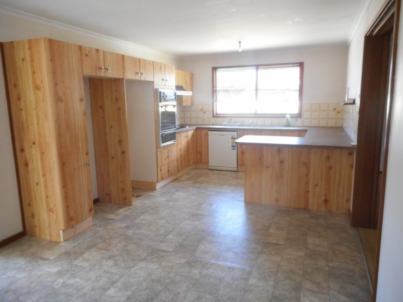 13 Florence Street, Hillston NSW 2675