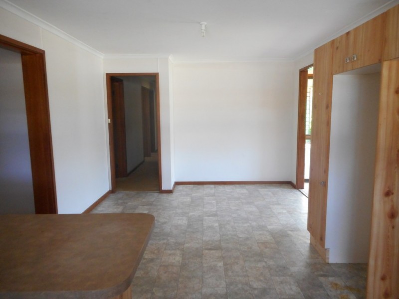 13 Florence Street, Hillston NSW 2675