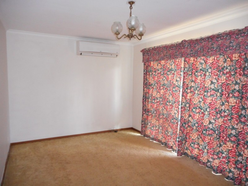 13 Florence Street, Hillston NSW 2675