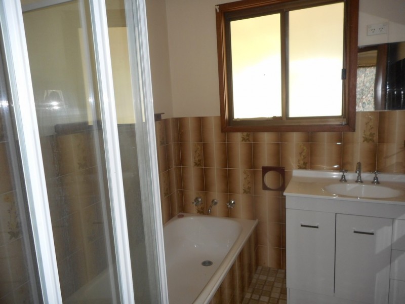 13 Florence Street, Hillston NSW 2675