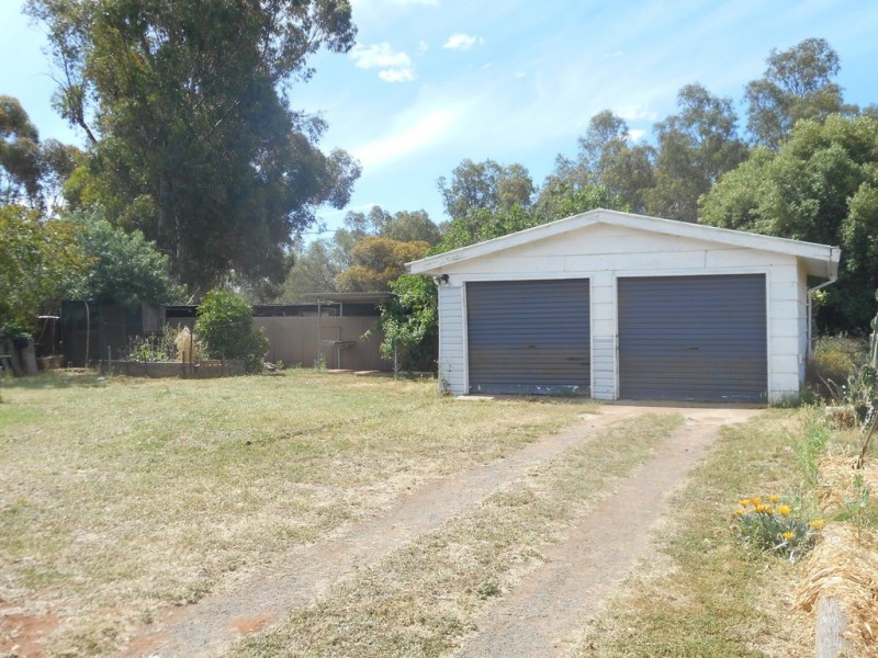 13 Florence Street, Hillston NSW 2675