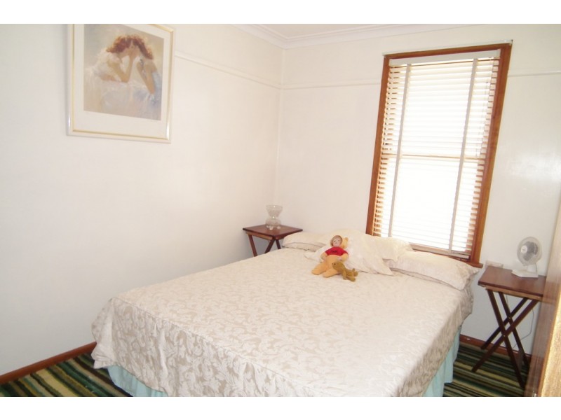 10 Noorla Street, Griffith NSW 2680
