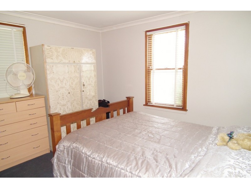 10 Noorla Street, Griffith NSW 2680