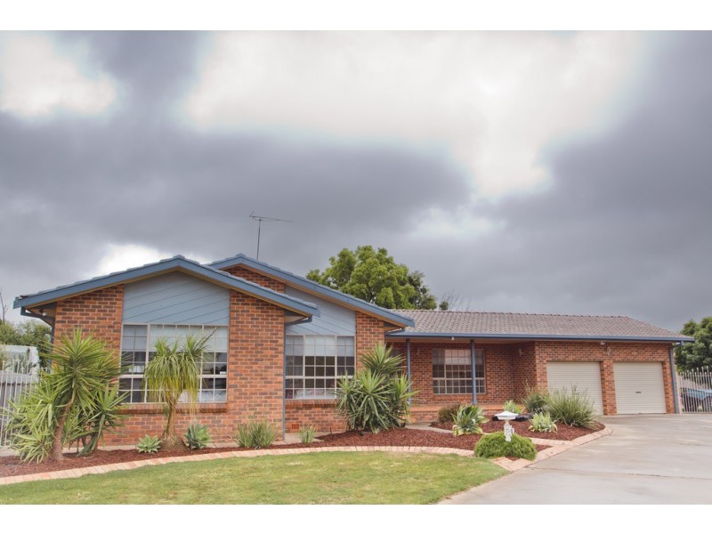 4 Halford Place, Griffith NSW 2680