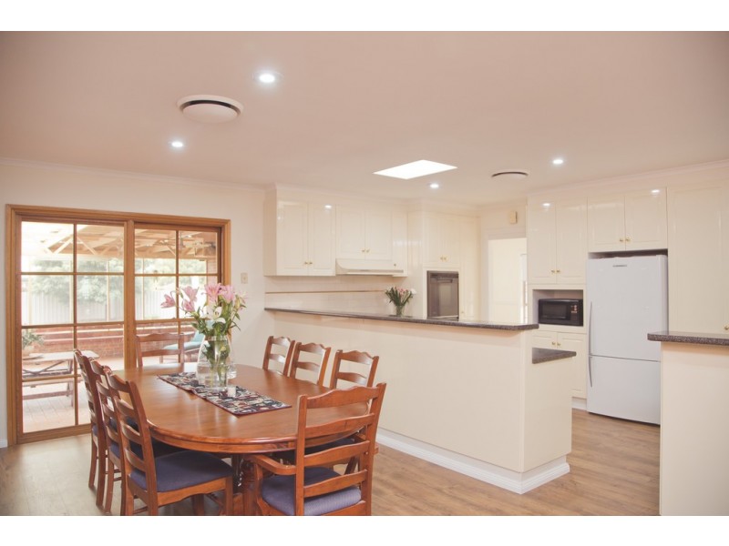 4 Halford Place, Griffith NSW 2680