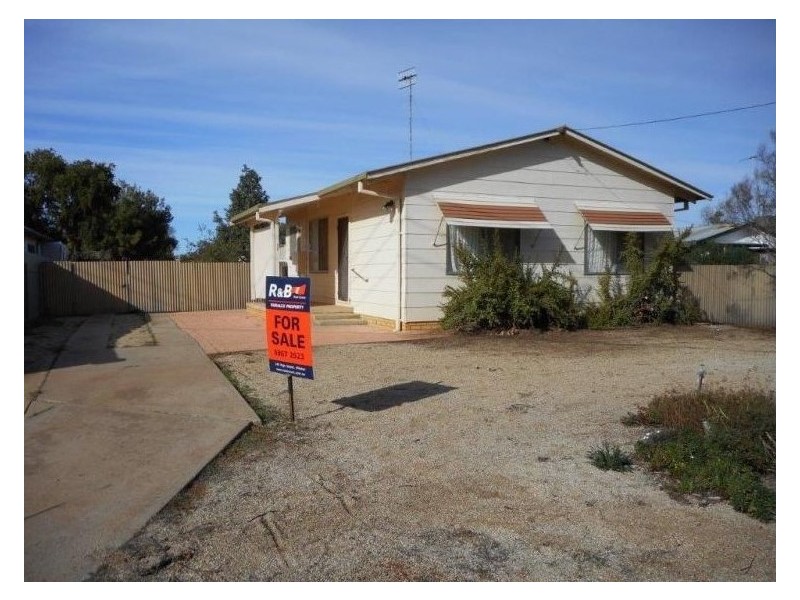 18 Florence Street, Hillston NSW 2675