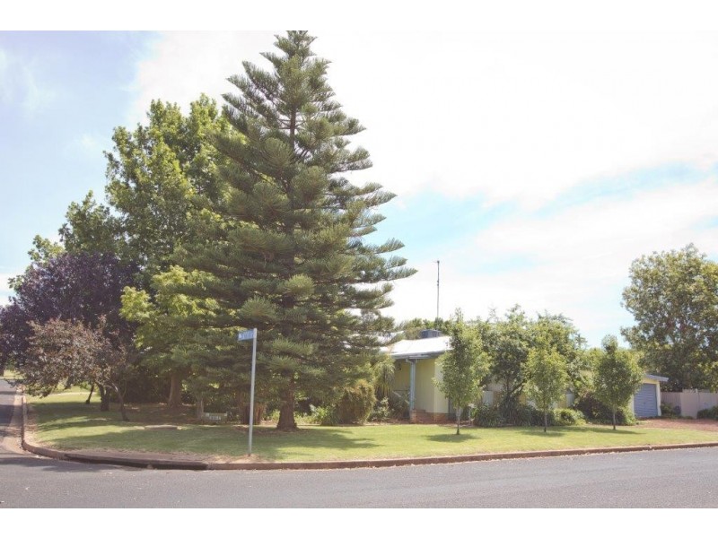 15 Kooba Street, Griffith NSW 2680