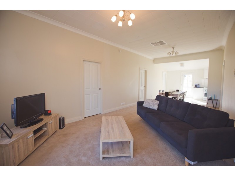 2/21 Erskine Road, Griffith NSW 2680