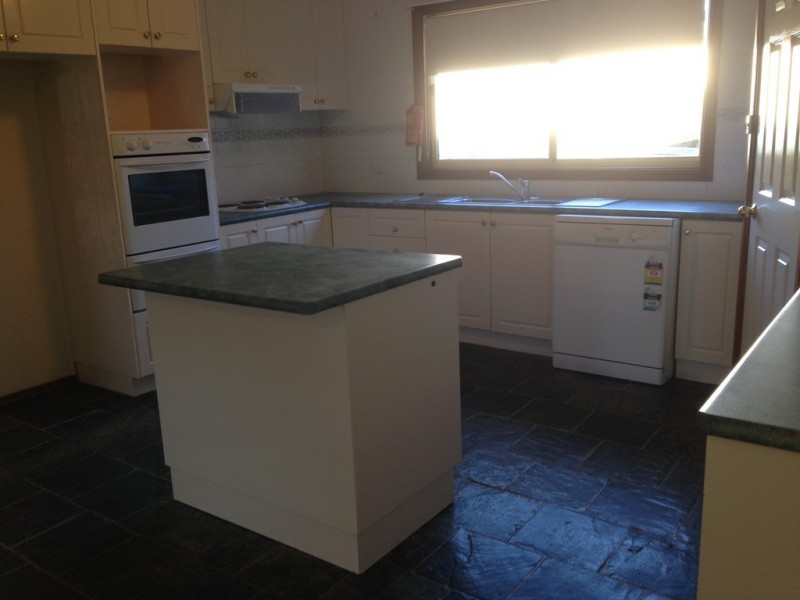 38 Campbell Street, Darlington Point NSW 2706