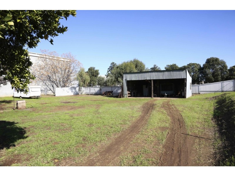 10 Harris Road, Griffith NSW 2680