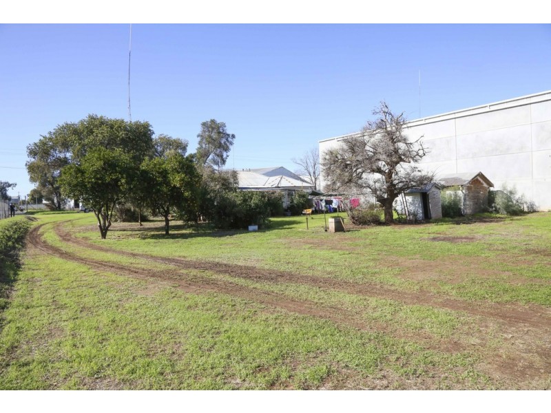 10 Harris Road, Griffith NSW 2680