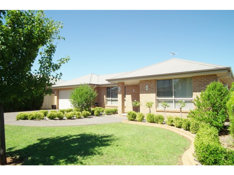 9 Simona Close, Griffith NSW 2680