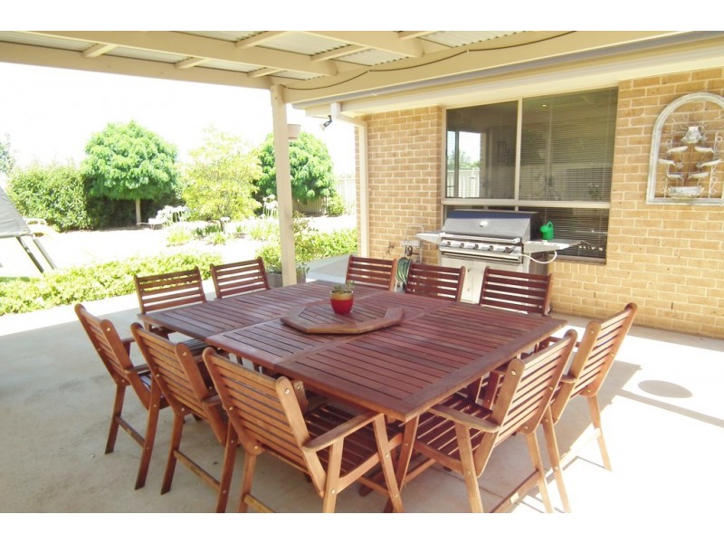 9 Simona Close, Griffith NSW 2680