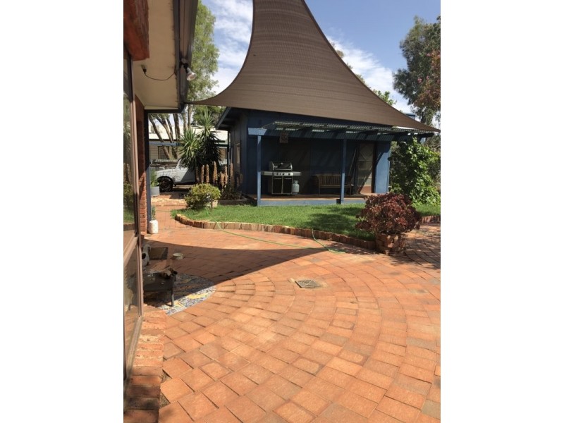 3 Robin Crescent, Coleambally NSW 2707