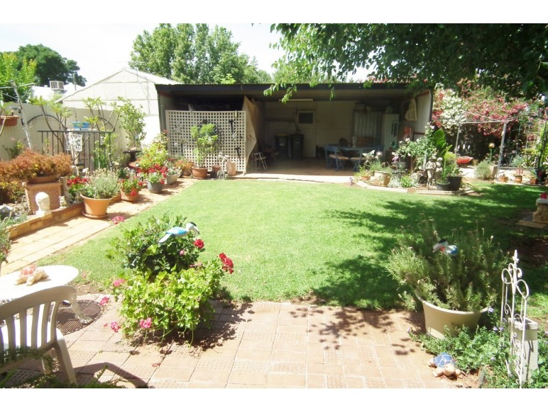 12 Edmondson Avenue, Griffith NSW 2680