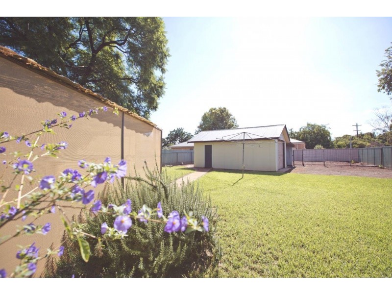 37 Merrigal Street, Griffith NSW 2680