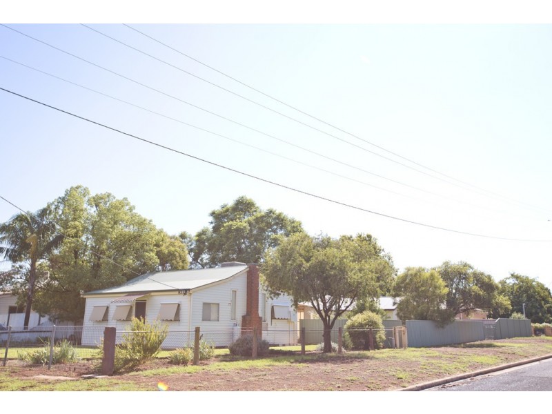 37 Merrigal Street, Griffith NSW 2680