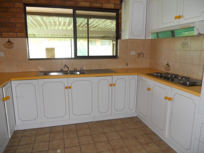 13 Chant Street, Darlington Point NSW 2706