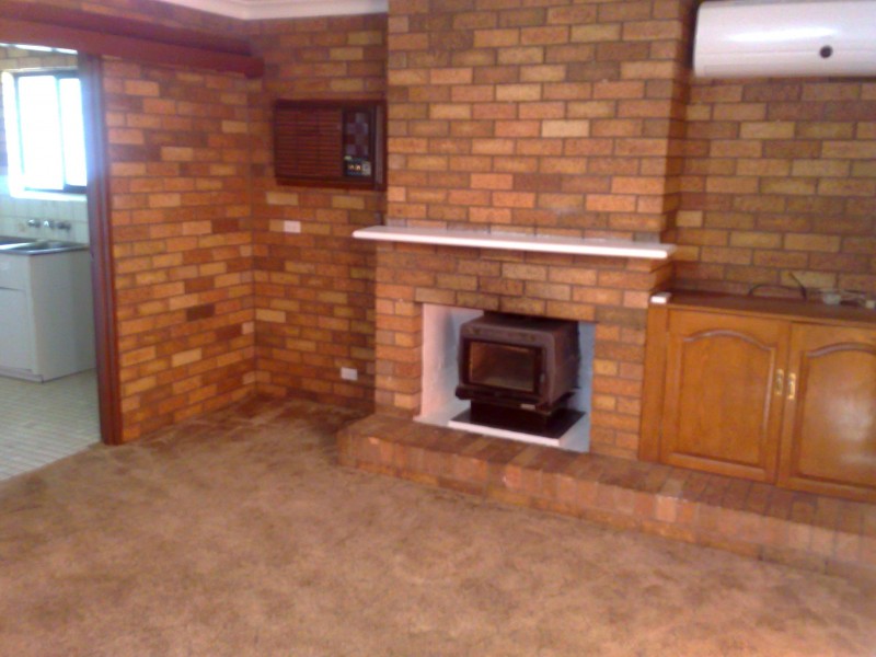 13 Chant Street, Darlington Point NSW 2706