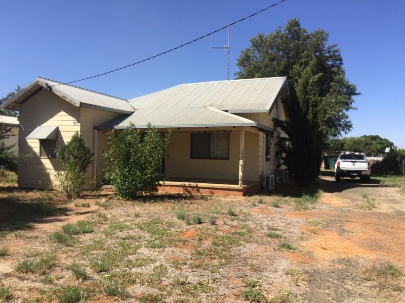 40 Byron Street, Hillston NSW 2675