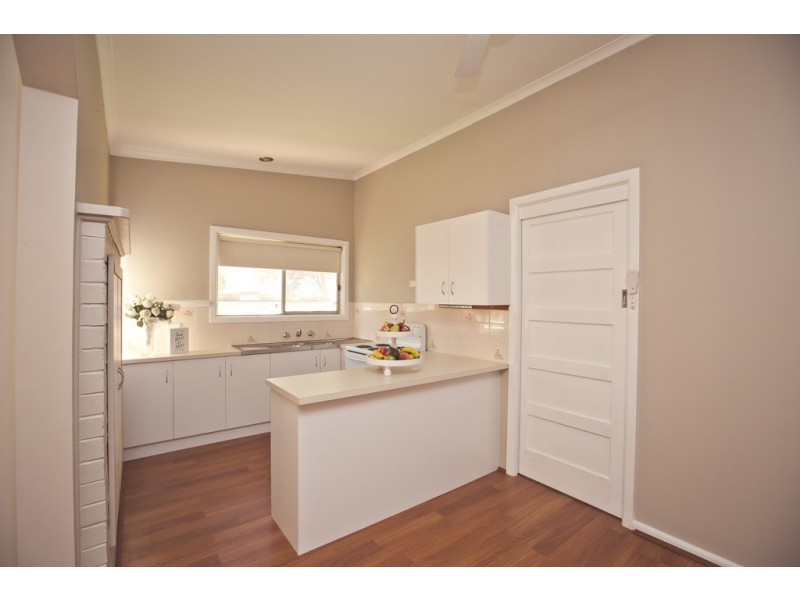 37 MERRIGAL STREET, Griffith NSW 2680