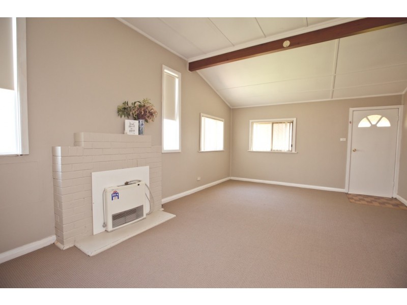 37 MERRIGAL STREET, Griffith NSW 2680