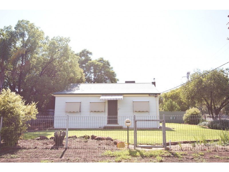 37 MERRIGAL STREET, Griffith NSW 2680