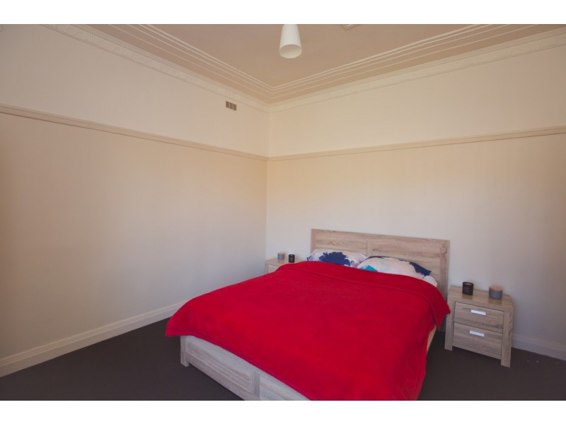 Units 1 and 2/21 Erskine Road, Griffith NSW 2680